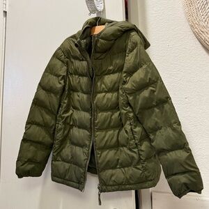 Uniqlo puffer hooded full zip jacket child size 140 9/10